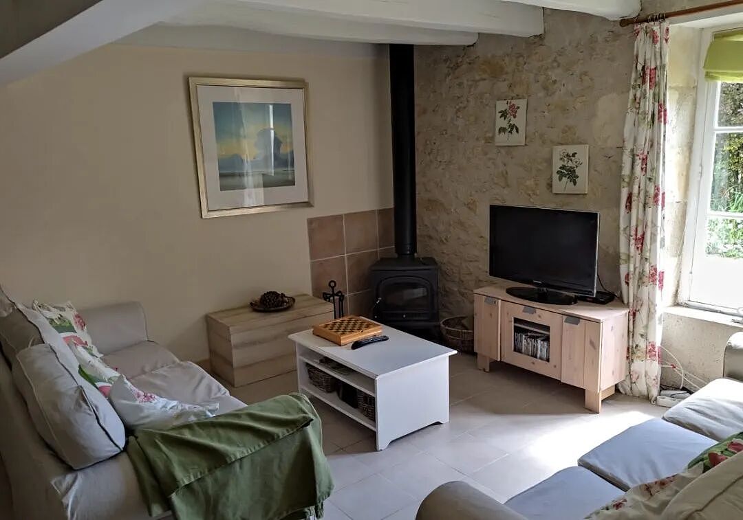 英国夫妇用一套英国房子的钱，在法国买了一整个村庄！结果怎么样了？ - 5