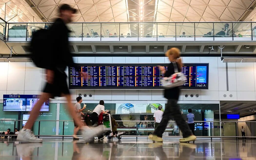突发改道！新西兰航空飞香港途中迫降！近期坐飞机的注意了… - 2