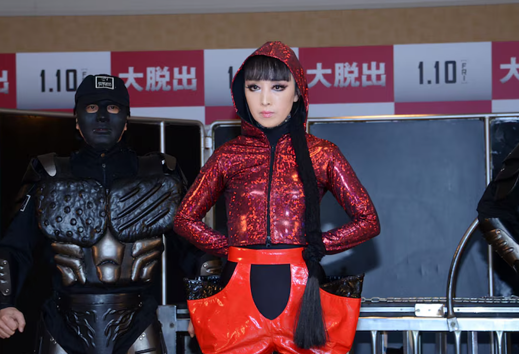 日本传奇女魔术师4次濒临死亡，全身换完男性血液后性格大变！自曝将47亿埋在日本多地（组图） - 1