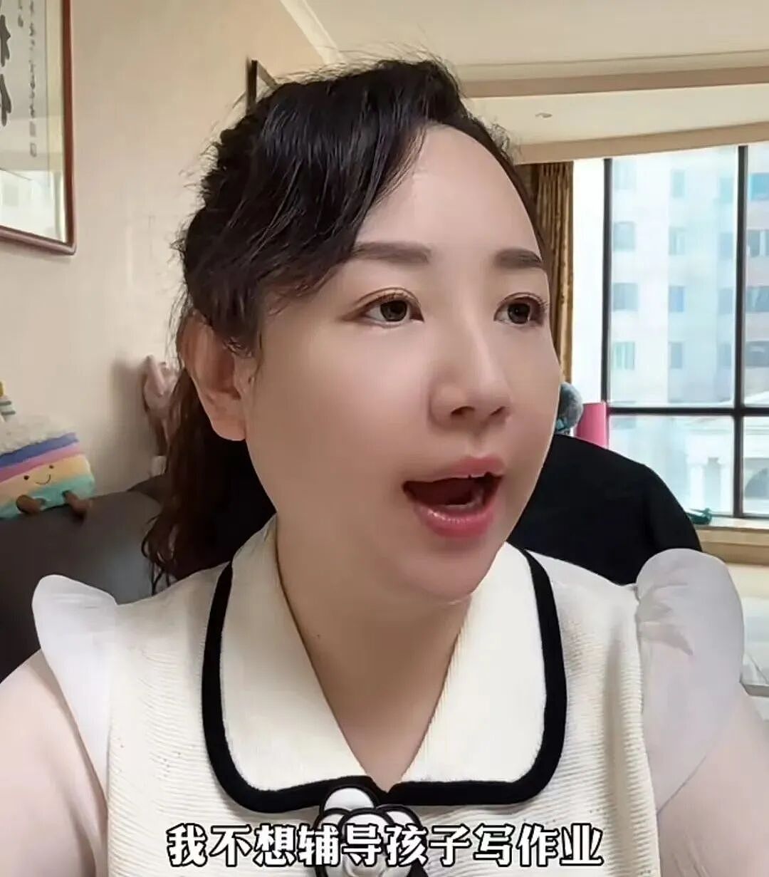 知名女星当妈后确诊“精神分裂”,全网妈妈天塌了:完了,我也是这个症状…… - 1