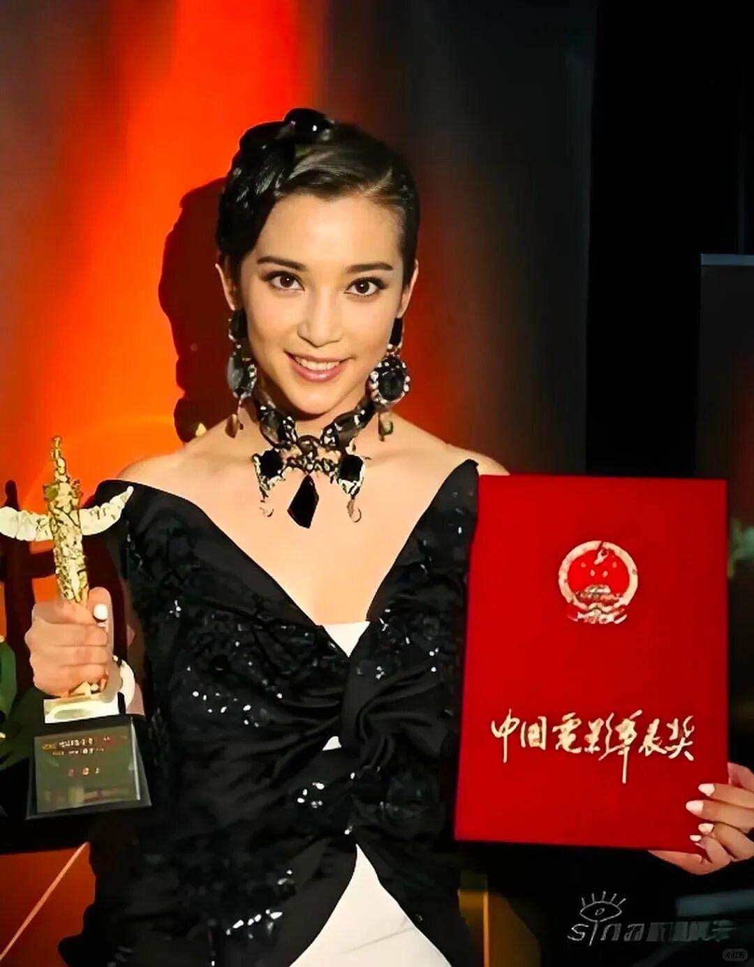 亲姐妹闹掰?李冰冰当面“开撕”经纪人妹妹:来生绝不再有瓜葛(组图) - 10