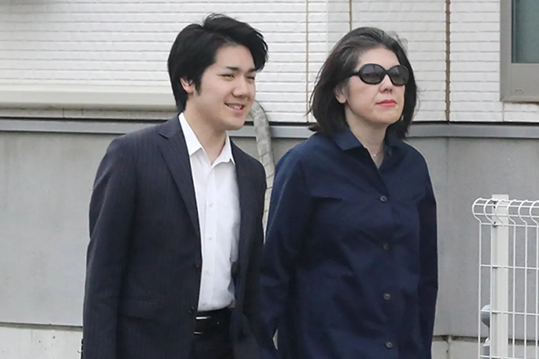 纽约偶遇“亚洲第一恋爱脑”:逃离皇室后的她,和“废柴老公”逆袭了 - 22
