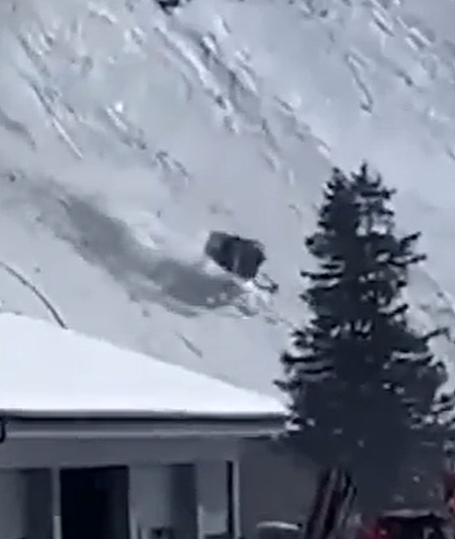 恐怖! 滑雪场缆车突然坠落，女游客惨死! 车厢翻滚坠下雪山（组图） - 5