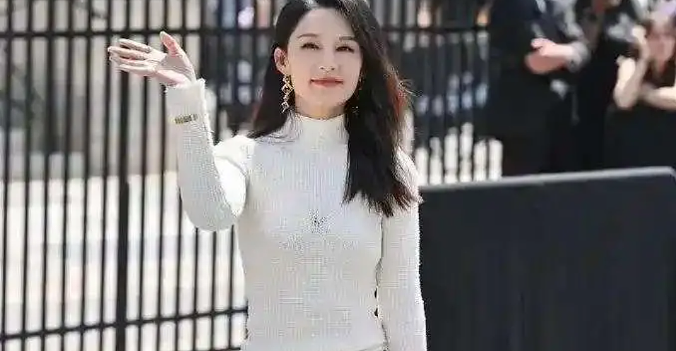 李沁被曝嫁顶级豪门？经纪公司火速回应（组图） - 3