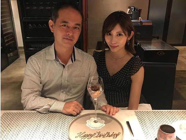 比丈夫小26岁的性感模特7年拼4胎,31岁却突然宣布下海陪酒(组图) - 13