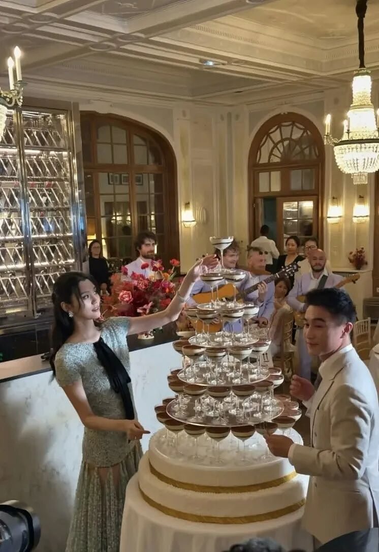 奚梦瑶何猷君婚礼细节曝光，花费上亿被吐槽：好寒酸！ - 16