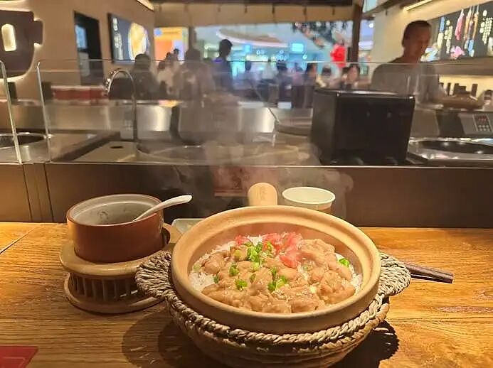 不想吃预制菜的年轻人，捧红“穷鬼版omakase” - 3