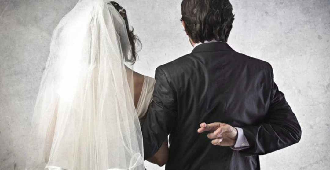小伙每月8000包养外国美女,假结婚帮申PR!不少中国、越南姑娘为拿PR假结婚(组图) - 3