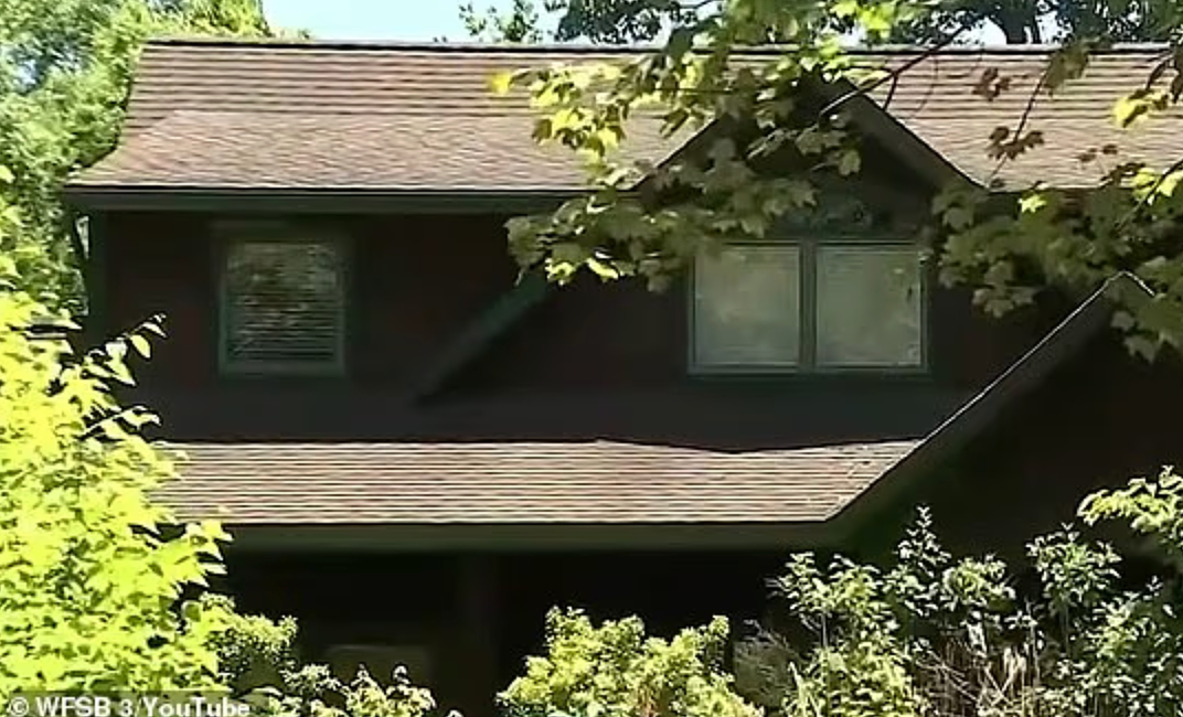 捡漏一套豪宅,屋里却躺着三具白骨。满屋疑点,三具遗体身份至今成谜.... - 7