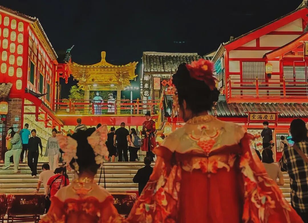 被痛骂的稻城亚丁,反让这个河北80后上神坛(组图) - 14