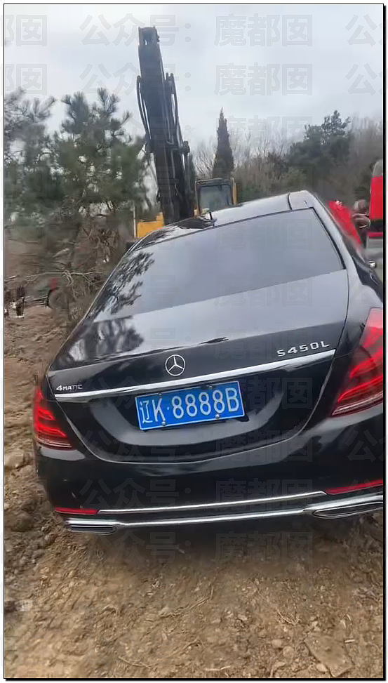 震撼!价值百万奔驰S450真车陪葬轰动全网!盖红布有何说法?(组图) - 26