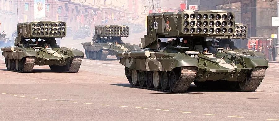 “喷火坦克”TOS-2将装备俄军，7秒可炸平一村庄｜军情晚报 - 2