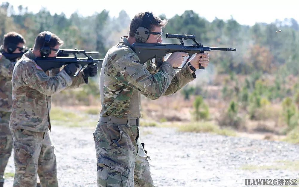 美军特种部队学员试射外国枪械，“学习使用敌人武器”不只是口号 - 4