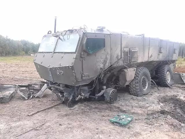 俄土最强防雷车联合巡逻！一个被炸后依旧坚挺，另一则经常被炸成两截 - 11
