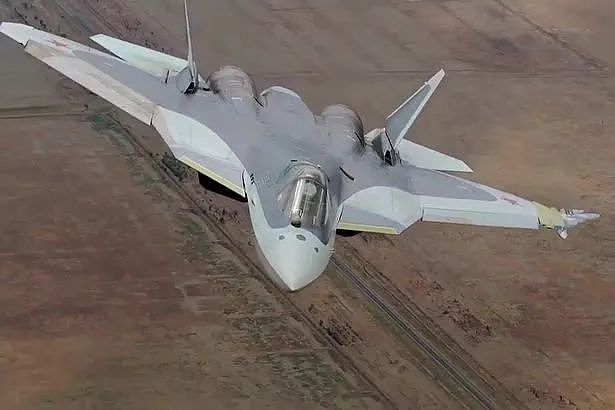 量产苏57五代隐形战机年底交付，俄空军苦盼，装备数量令人欲哭无泪 - 5