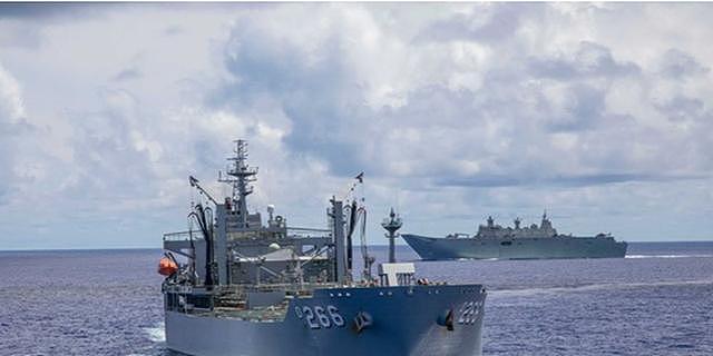 一切尽在掌握之中：澳大利亚小航母刚进入南海，就遭中国战舰拦截