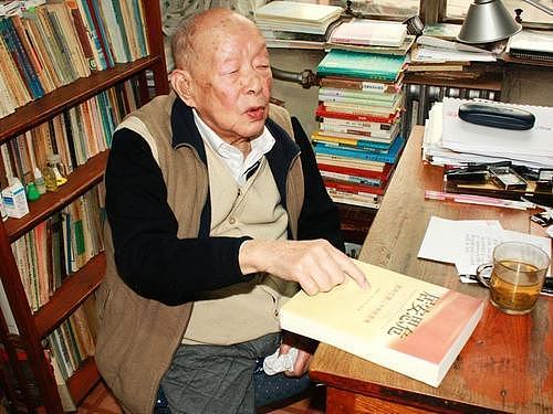 此人被称为汉语拼音之父，还和爱因斯坦是好友，活到了112岁