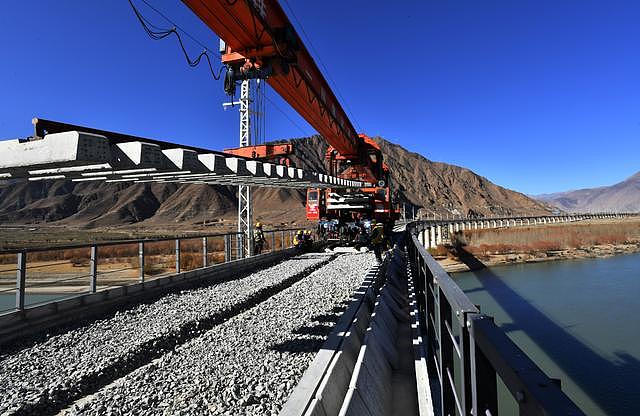 最新！川藏铁路建设迈出重要一步，事实证明：中国擅长续写奇迹