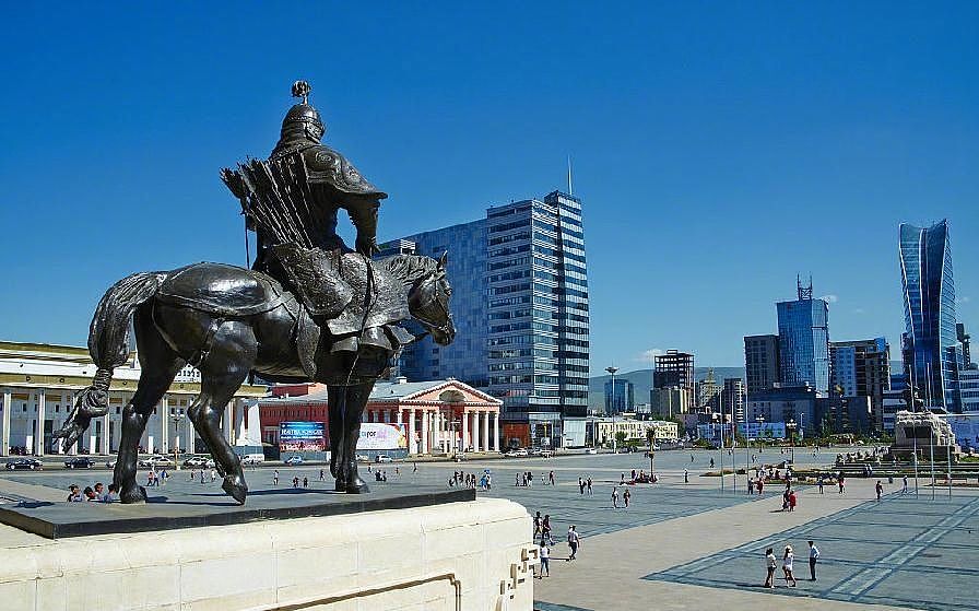 蒙古国还能重新崛起么：向北向南还是向西？亲中亲俄还是亲美？