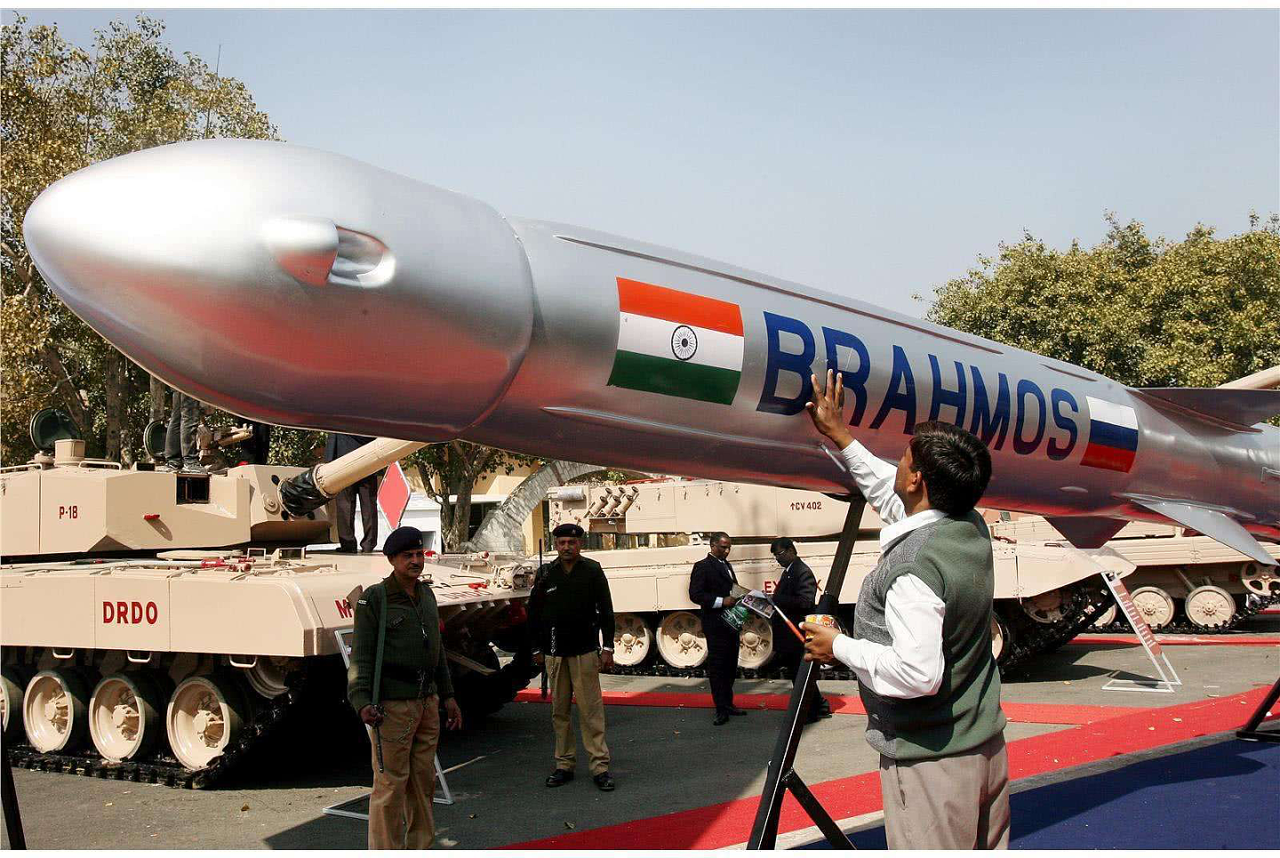 印度苏30演练“单程自杀攻击”：一口气飞4000公里发射导弹