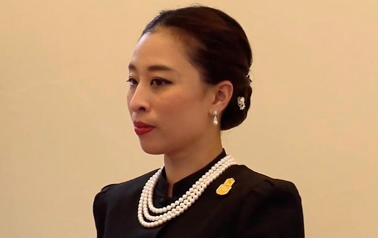 配饰多重要？泰国公主凸嘴又没下巴，却因一串项链看起来无比尊贵