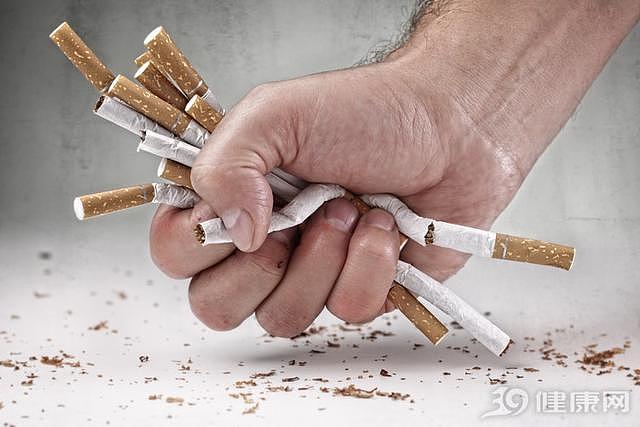 50万烟民总结出的“教训”：每月吸烟超6根，死亡风险大大增加