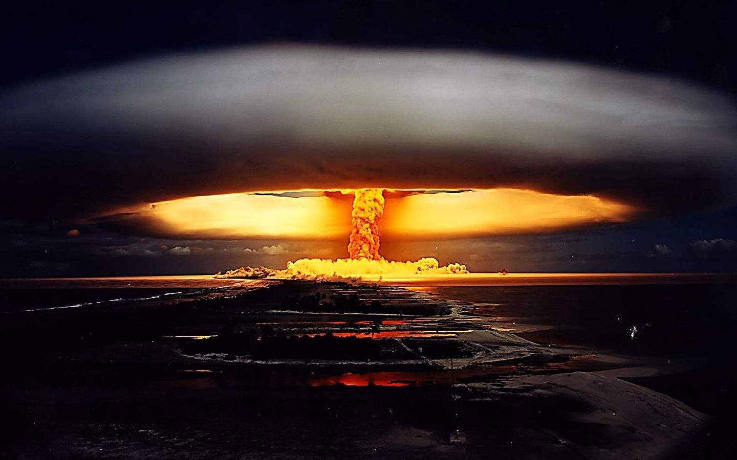 罕见，俄罗斯首次披露超级核弹试爆画面，意欲威慑美国别惹事