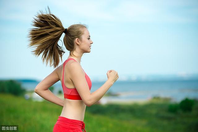 你偏向于跑步减肥，还是健身减肥？看完这5个方面你会有所选择