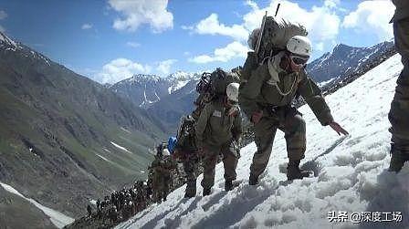 印军边境哨所补给告急：直升机飞上6000米雪山，在4米宽空地起降