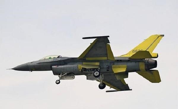 敲定了！美国批准售台66架F16战机，扬言可对抗歼20