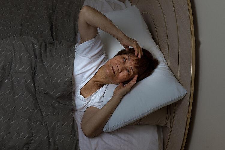 中老年人睡觉满足这一时间，往往不易患老年痴呆症，你睡对了吗？