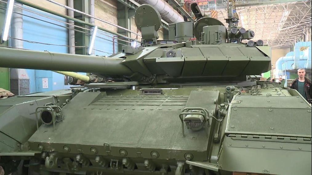 阿玛塔是昂贵玩具，T90M才是俄军未来，比肩中国99A坦克