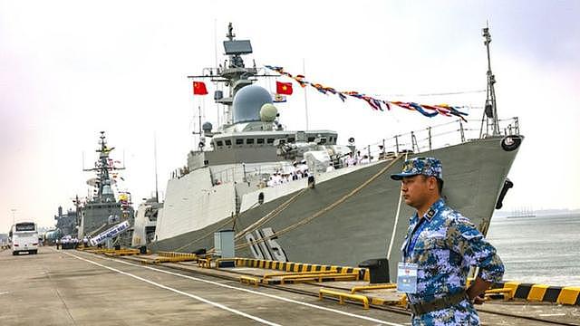 越南海军四大金刚：蛰伏金兰湾的超级猎豹战舰，排水量比056还大