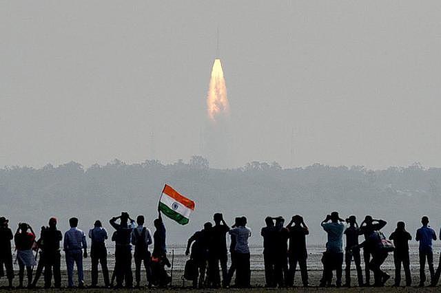 NASA公布一张照片，印度最后一丝幻想破灭，外国人的安慰话，有趣