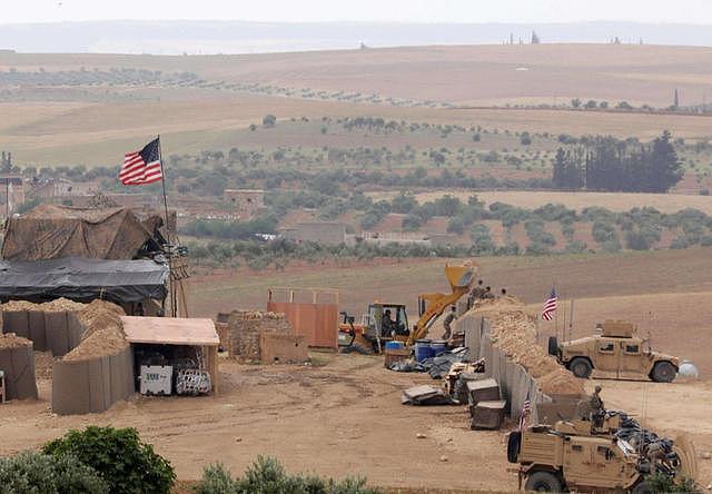 美专家：美军赶紧撤离叙利亚，留下来还得帮着搞重建