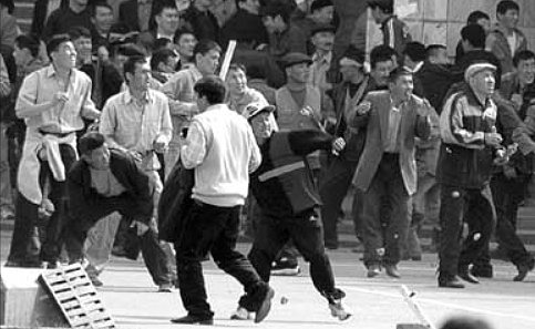 吉尔吉斯动荡三十年：为什么中亚民主岛频频发生街头动乱？