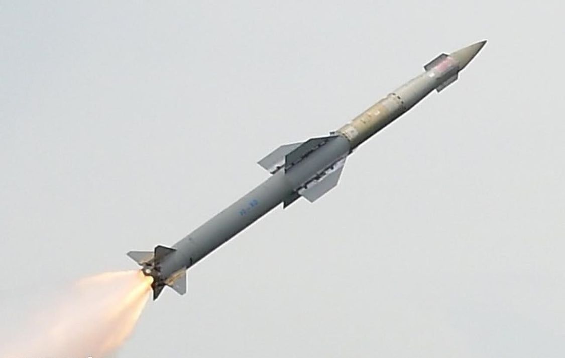 野战防空如同漏勺，印军急射国产新型导弹，性能落后中俄20年