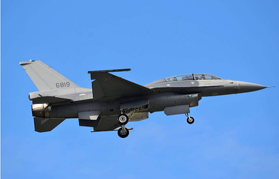 因F-16V与F-35同款雷达，就说能抗衡歼-20？专家：习惯夸大其词