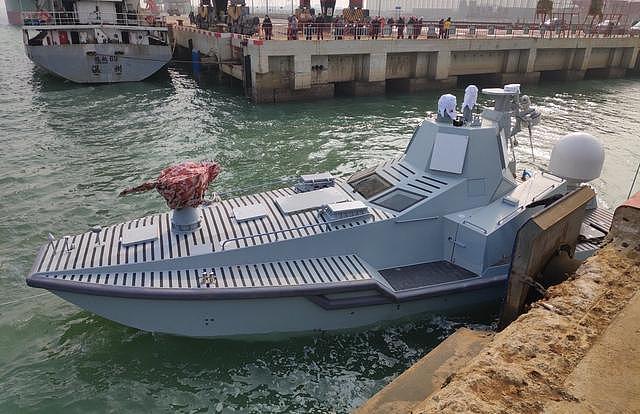 中国正在测试一款全球首创战斗无人艇，俄罗斯人的评价，耐人寻味