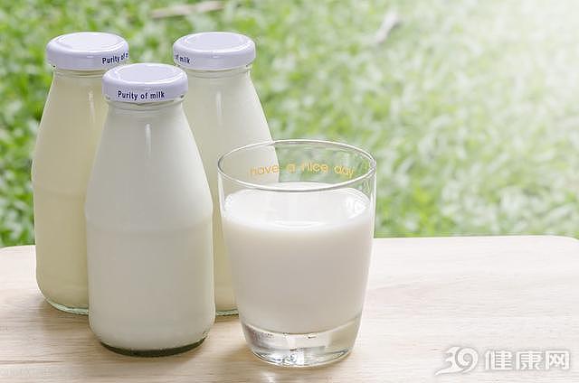 国产牛奶被曝“黑幕”，各大品牌的表现如何？4个你不知道的真相