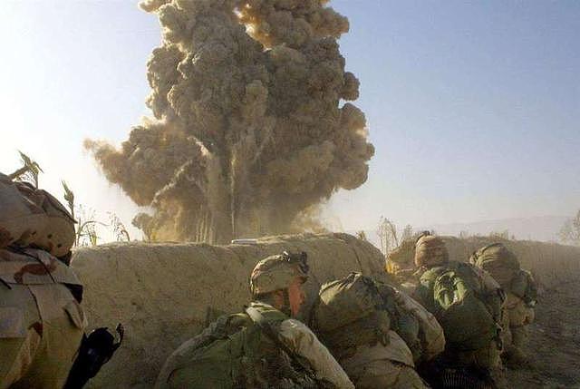 塔利班要生吃美军，美军掏心剥皮战术大开杀戒：塔利班被击毙55人