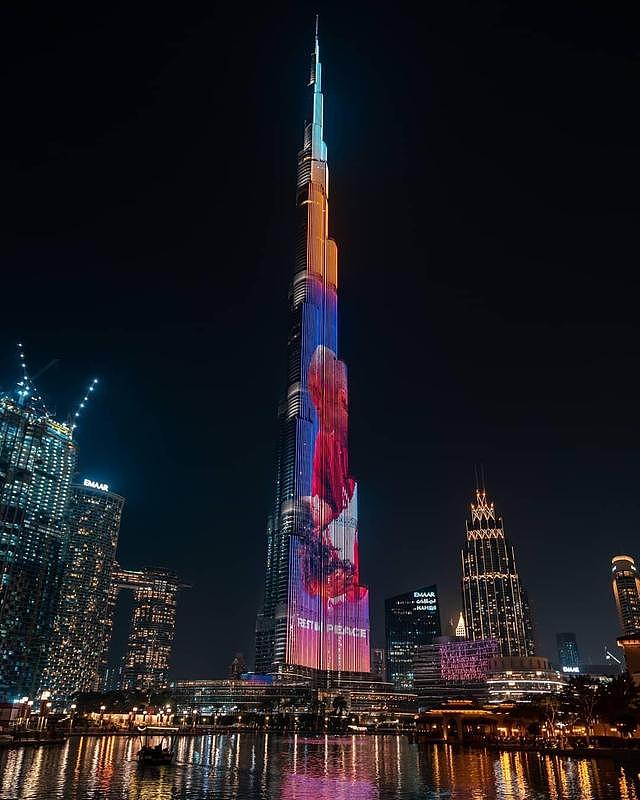 致敬科比！世界第一高楼迪拜塔为科比父女亮灯 3分钟广告费100万元