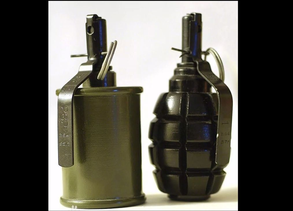同样是一枚手榴弹，你能分得清，哪个是进攻式，哪个是防御型？