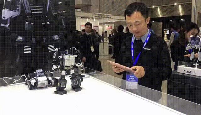 国之荣耀！中国自主研发变形机器人受外媒的一致好评