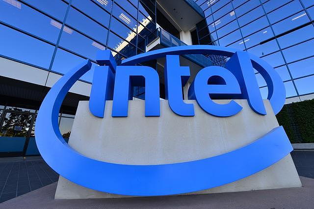 Intel重回世界第一，全年营收657亿美元，三星退居第二