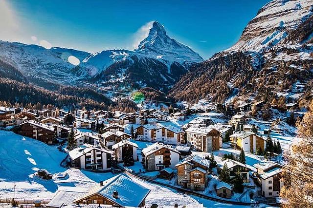 冰川之城：瑞士采尔马特欧洲顶级滑雪场，在阿尔卑斯山中熠熠生辉