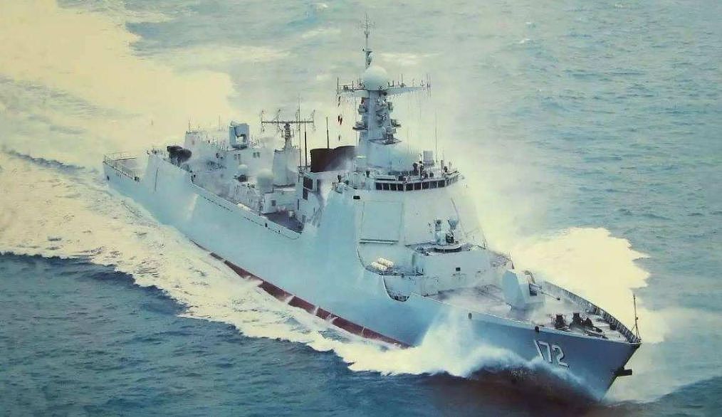 哈尔滨舰和昆明舰完全不同，差异巨大，为何都叫052驱逐舰？