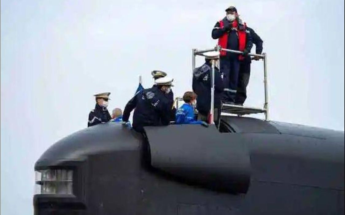 法国新核潜艇服役，个头世界最小，性能不容忽视，美军评价极高