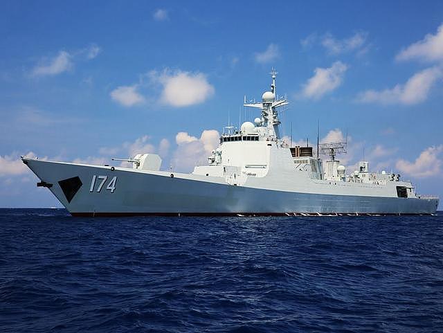 055首舰服役同一天，还有另一新舰入役东海舰队，印证了外界看法？