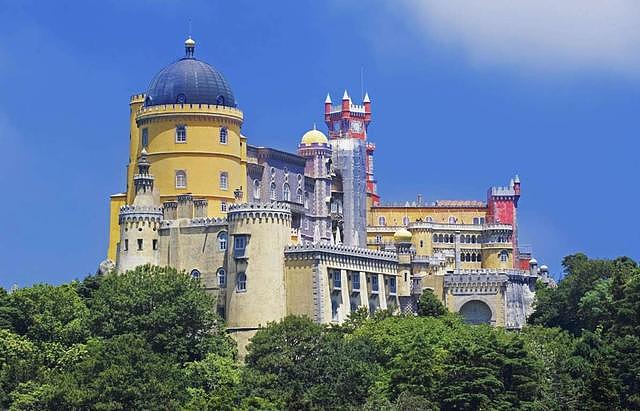 一起云旅游：盘点世界上最豪华的10座城堡，能感受到贵族的气息